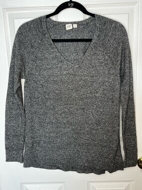GAP Merino Wool V-Neck Sweater Charcoal Heather